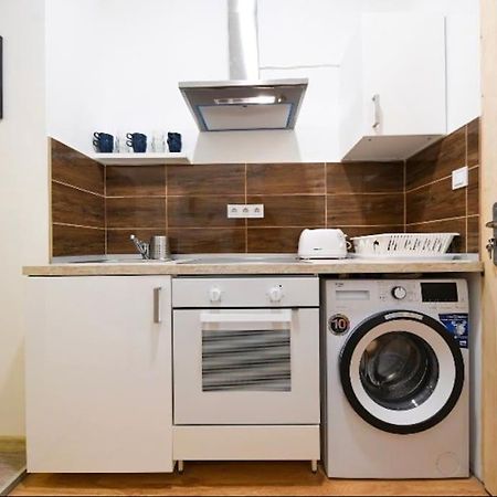 1 Bedroom Flat In Nyar Str., Central 布达佩斯 外观 照片
