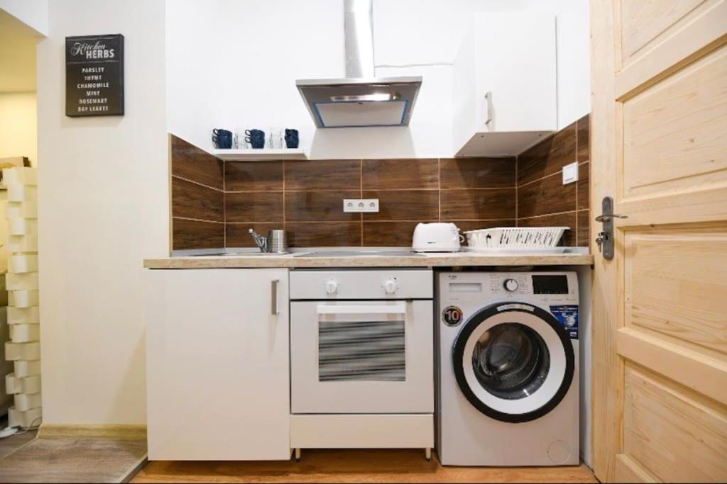 1 Bedroom Flat In Nyar Str., Central 布达佩斯 外观 照片