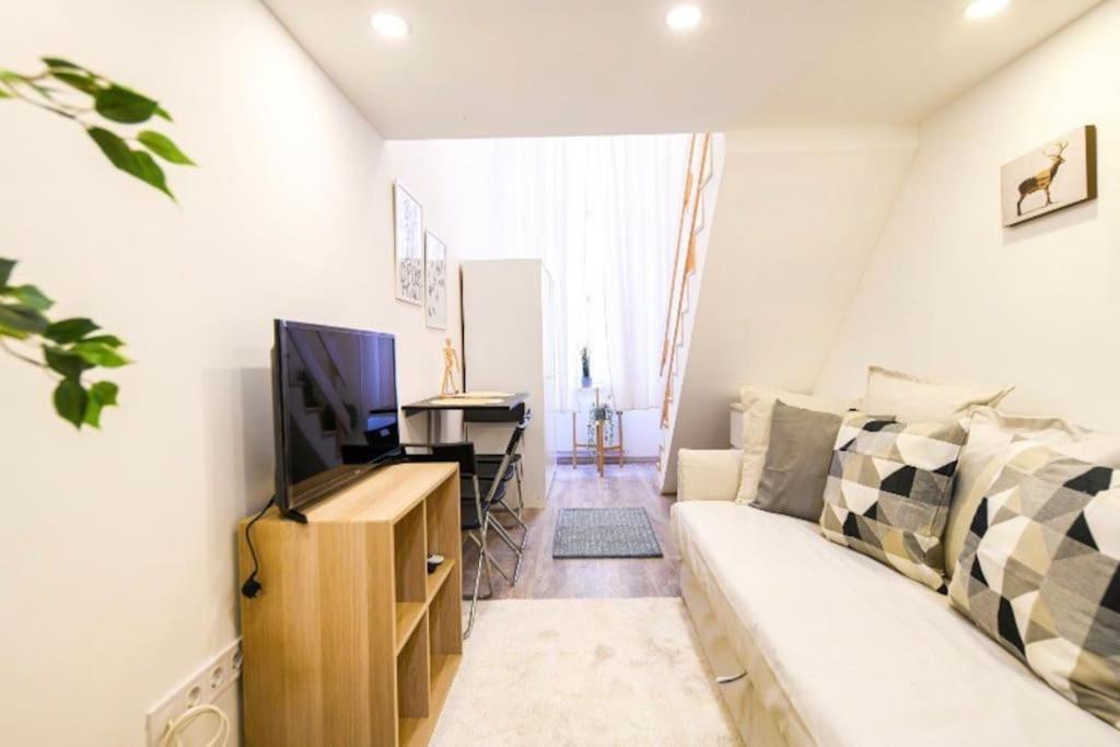 1 Bedroom Flat In Nyar Str., Central 布达佩斯 外观 照片