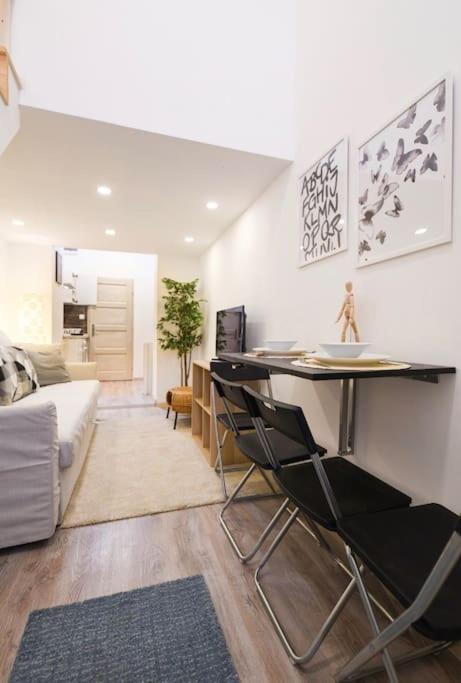 1 Bedroom Flat In Nyar Str., Central 布达佩斯 外观 照片